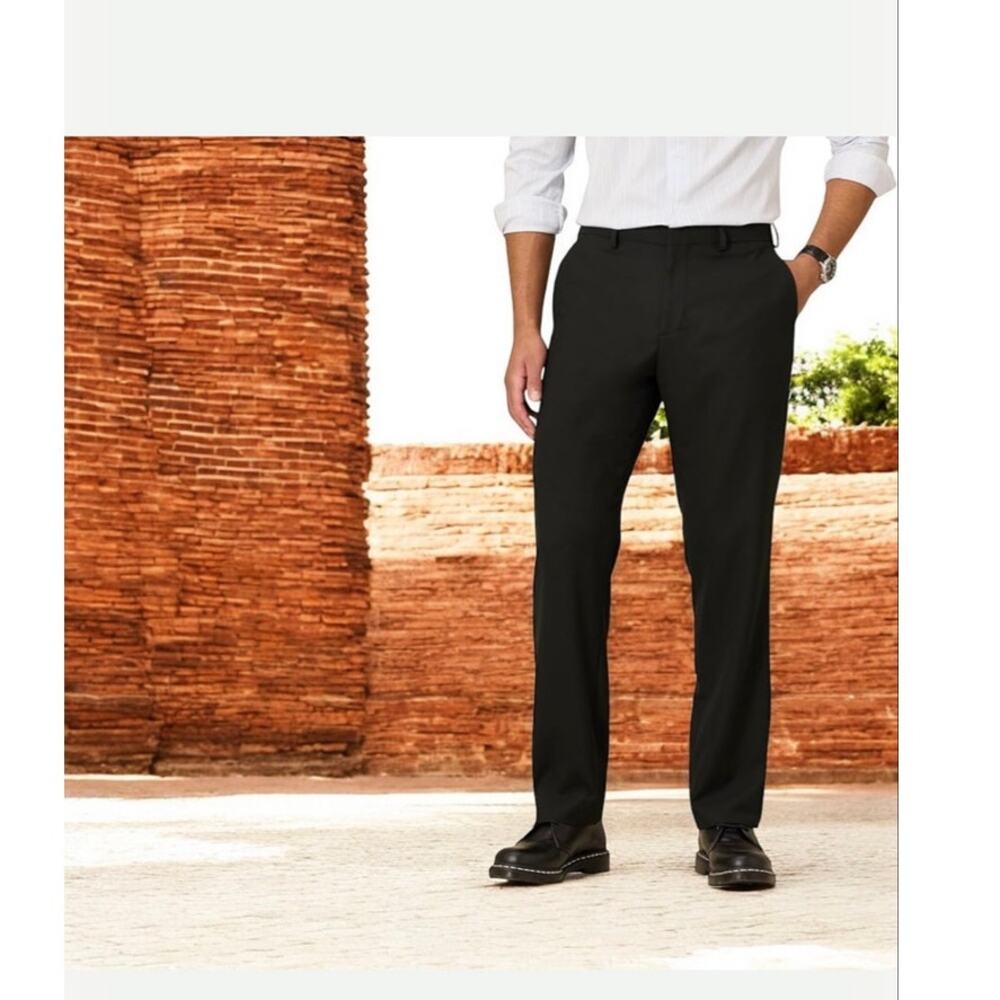 Amazon Essentials Men's Classic-Fit Wrinkle-Resistant Flat-Front Chino Pant